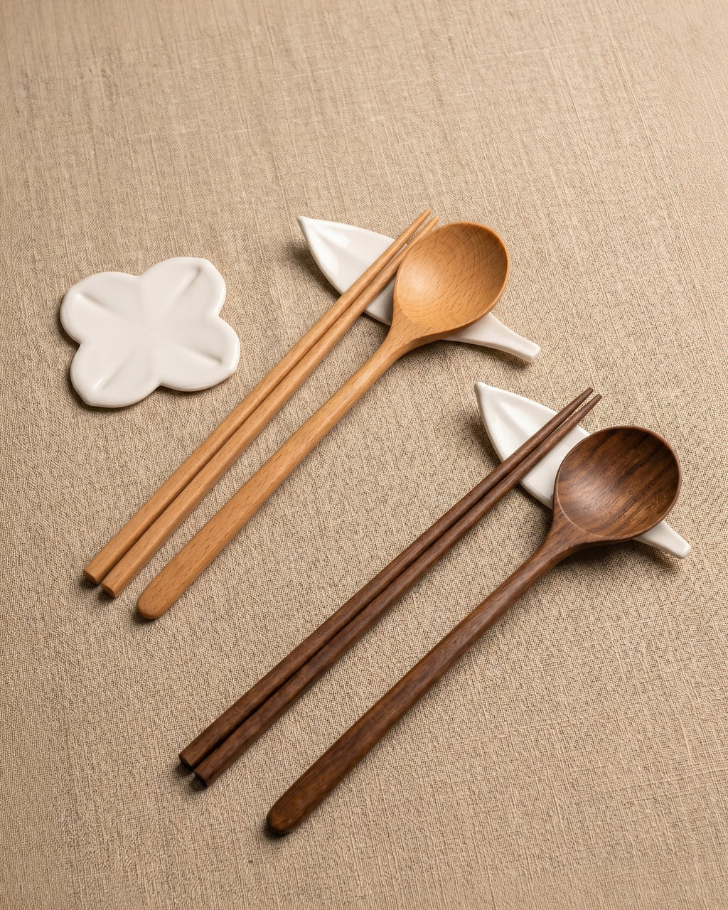Petal cutlery rest set