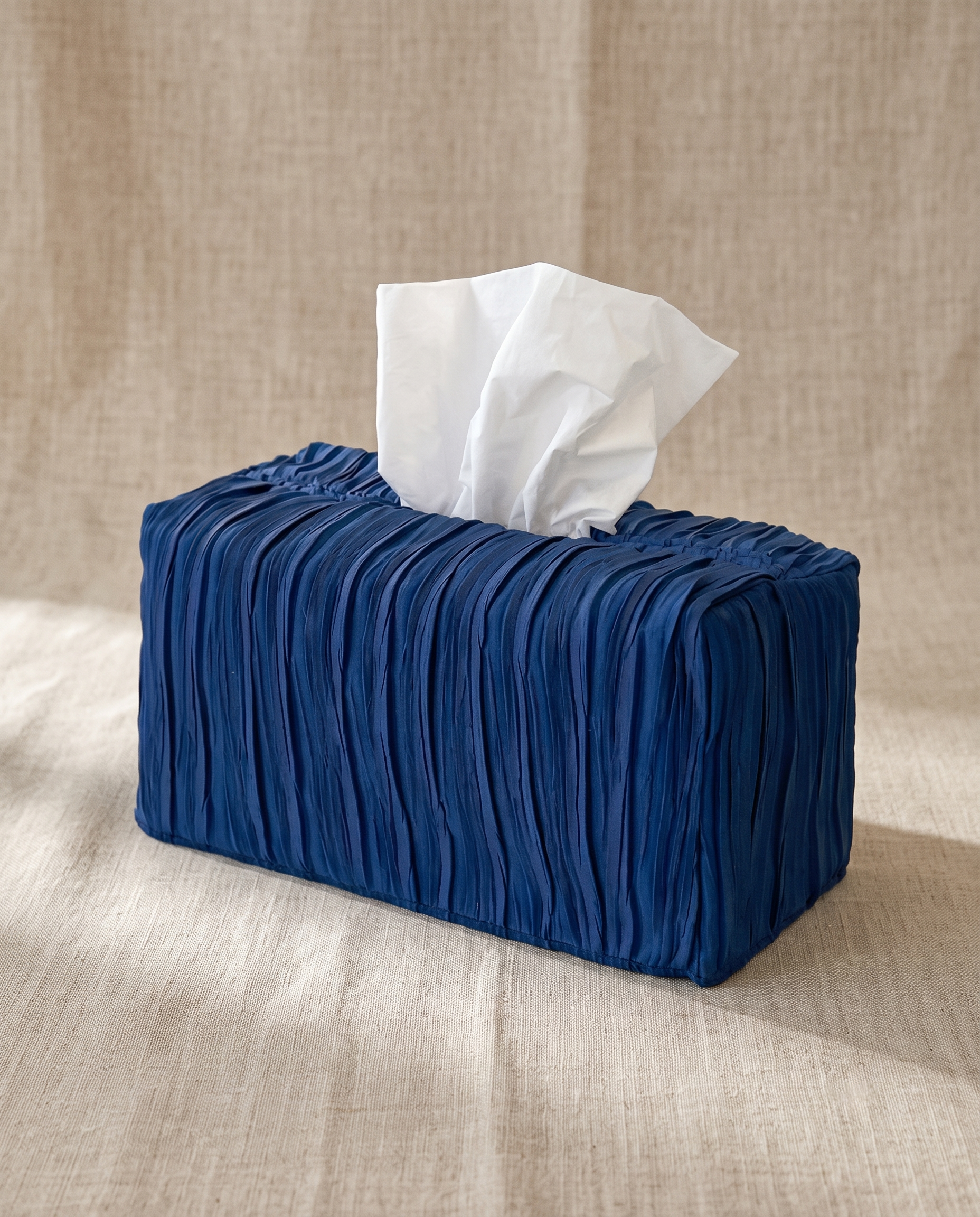 Pleats tissue case, blue