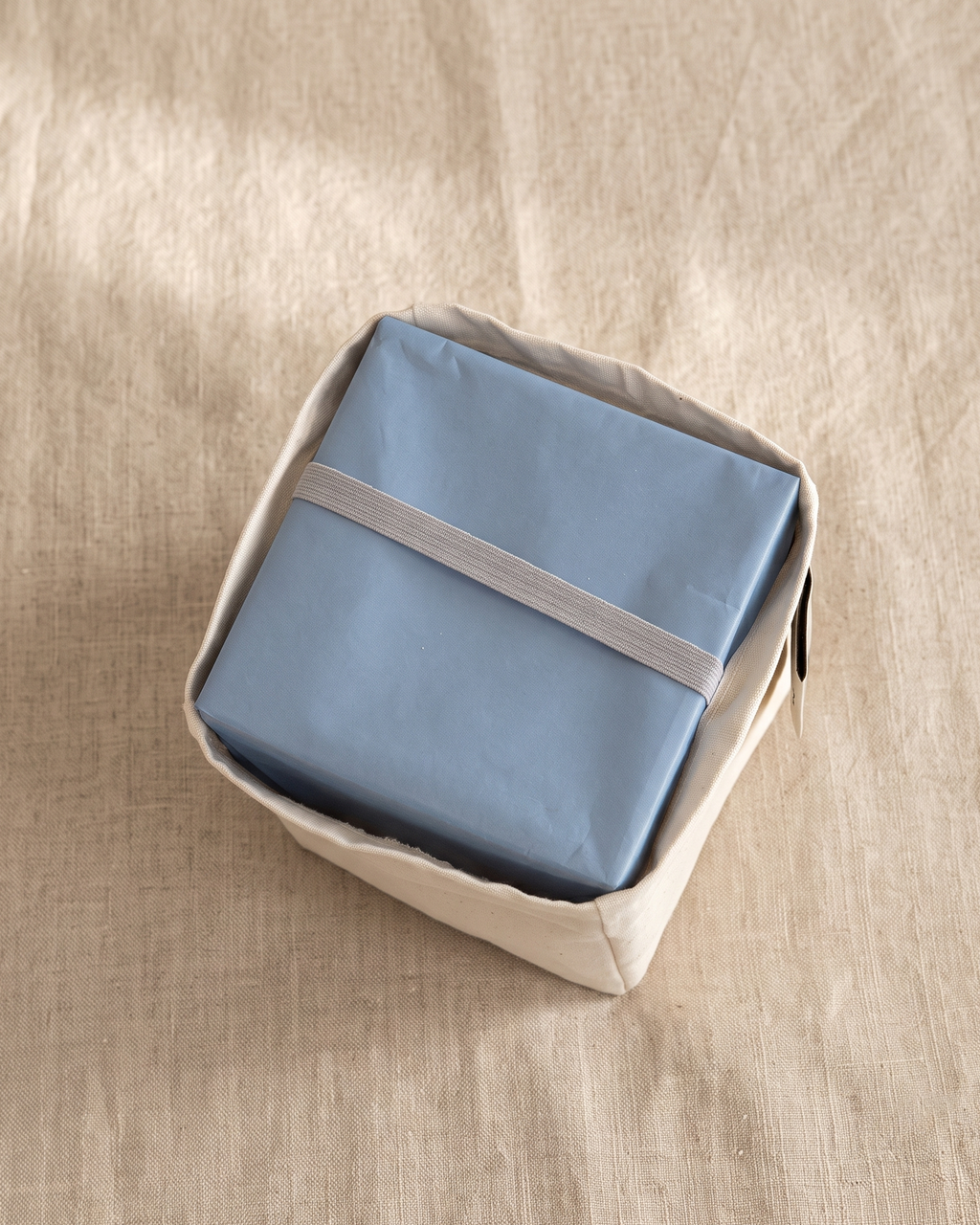 Linen tissue cover