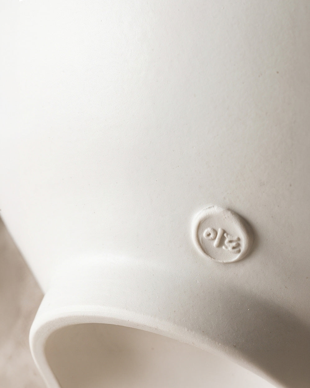 White porcelain moon jar, 18cm