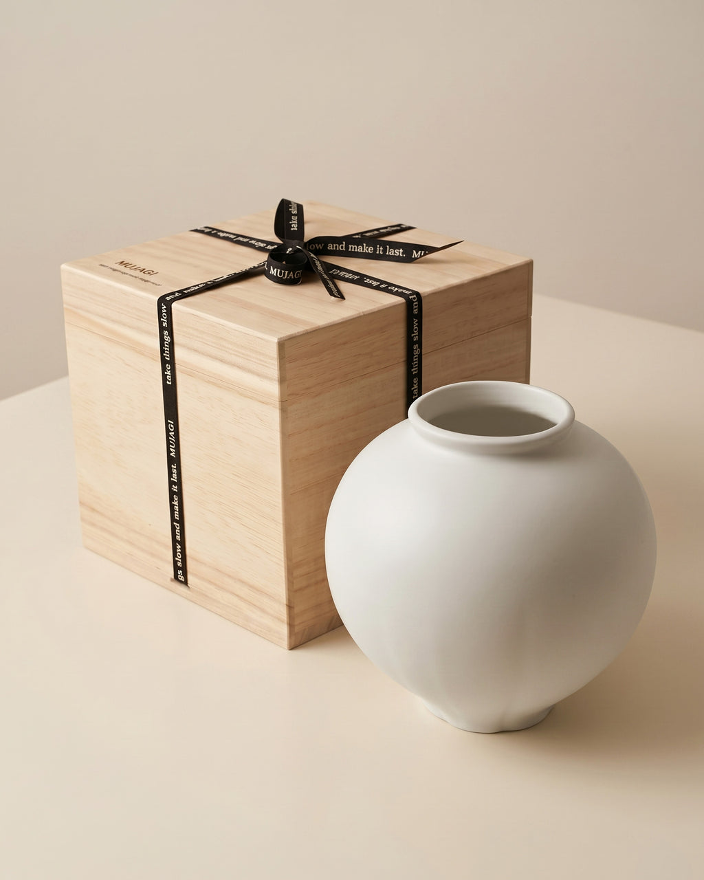Flower moon jar