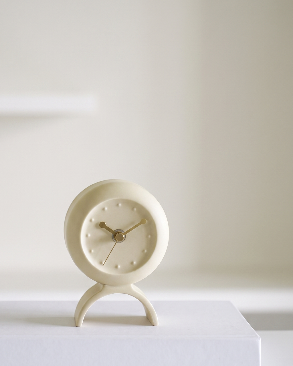Elmo table clock