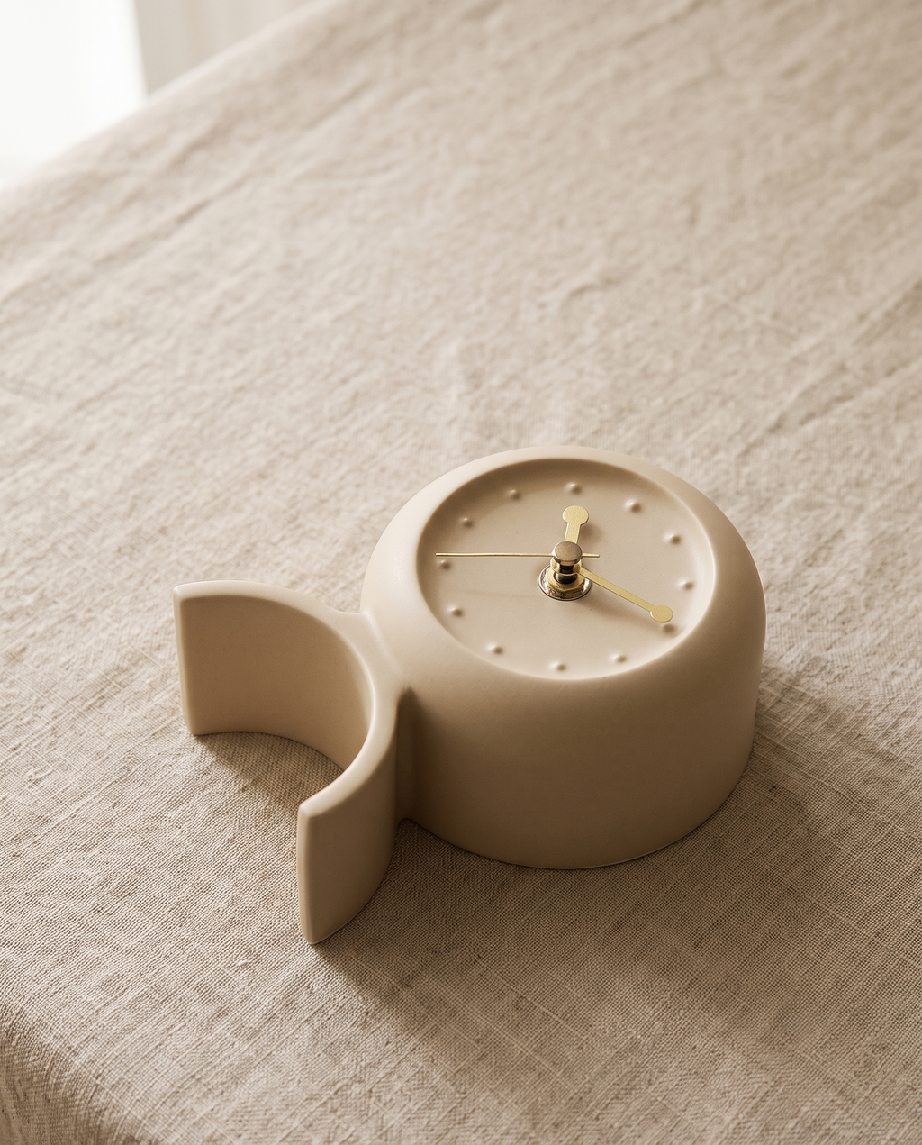 Elmo table clock