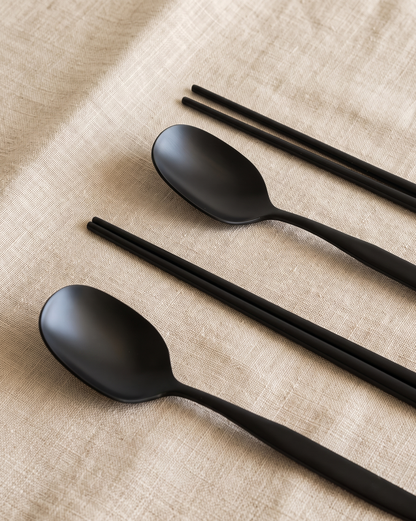 Sujeo, spoon and chopstick, black edition, set for two