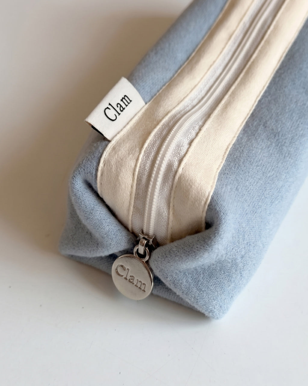 Round pencil case, set of two