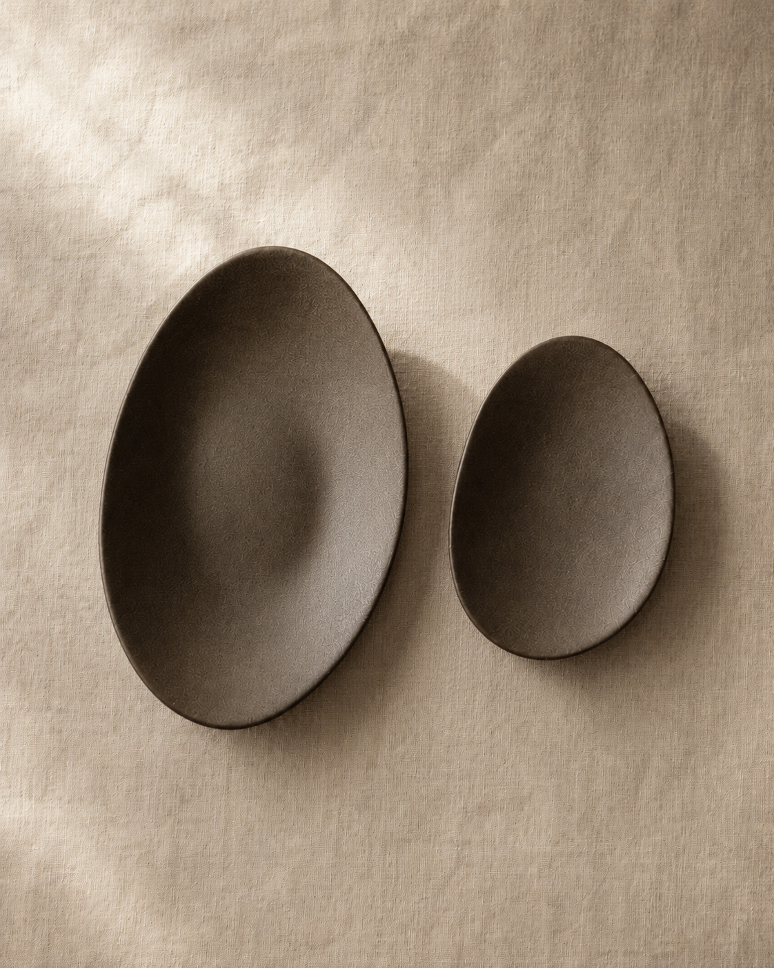 Hin pebble plate