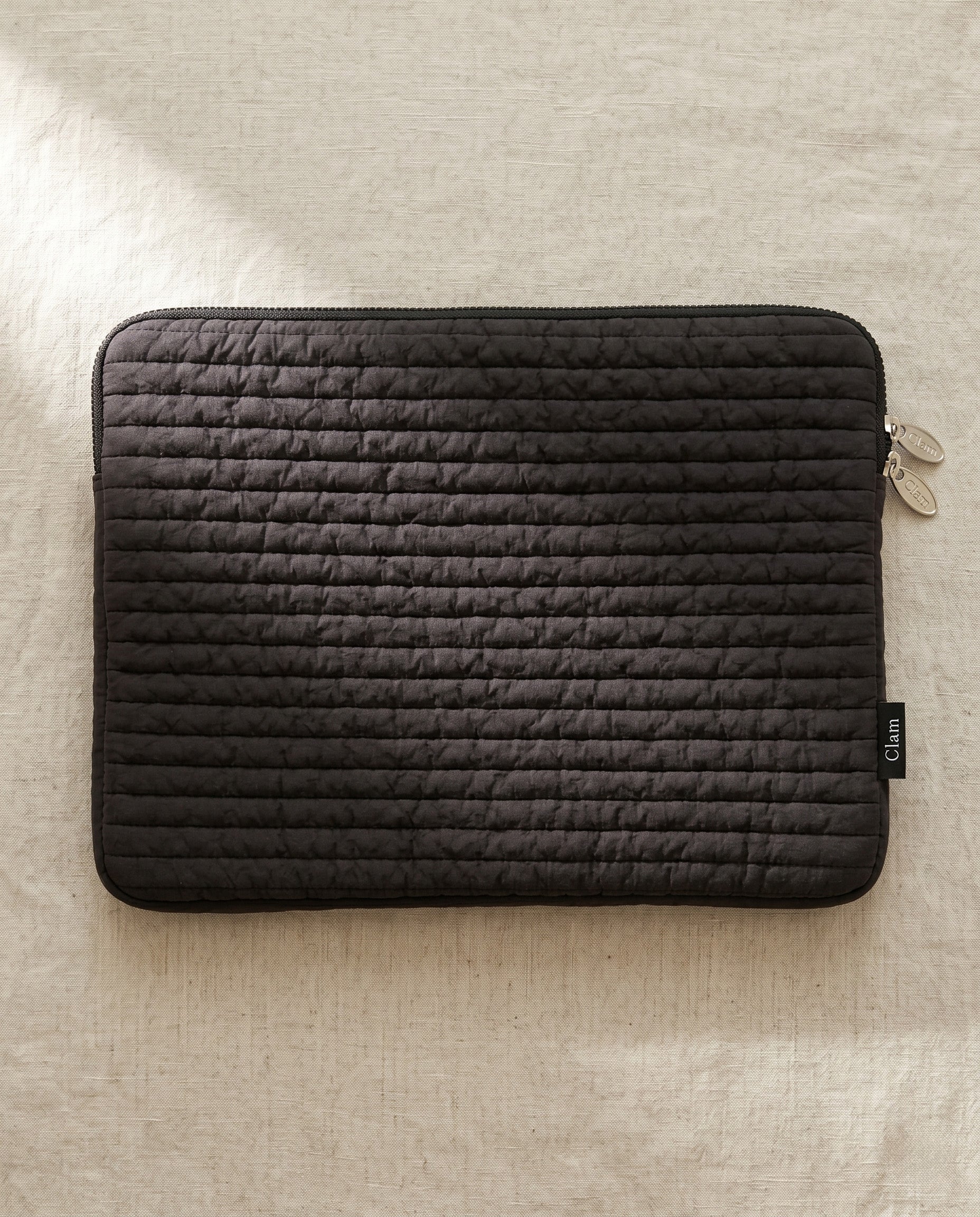 Quilted laptop and tablet case