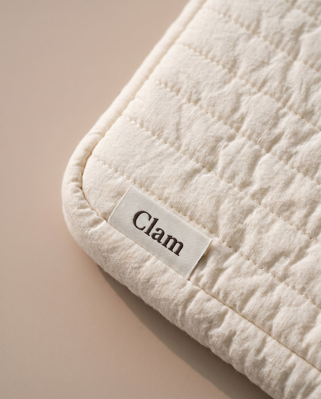 Quilted laptop and tablet case