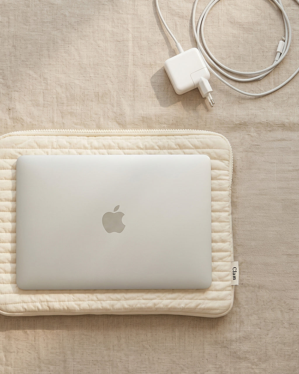 Quilted laptop and tablet case