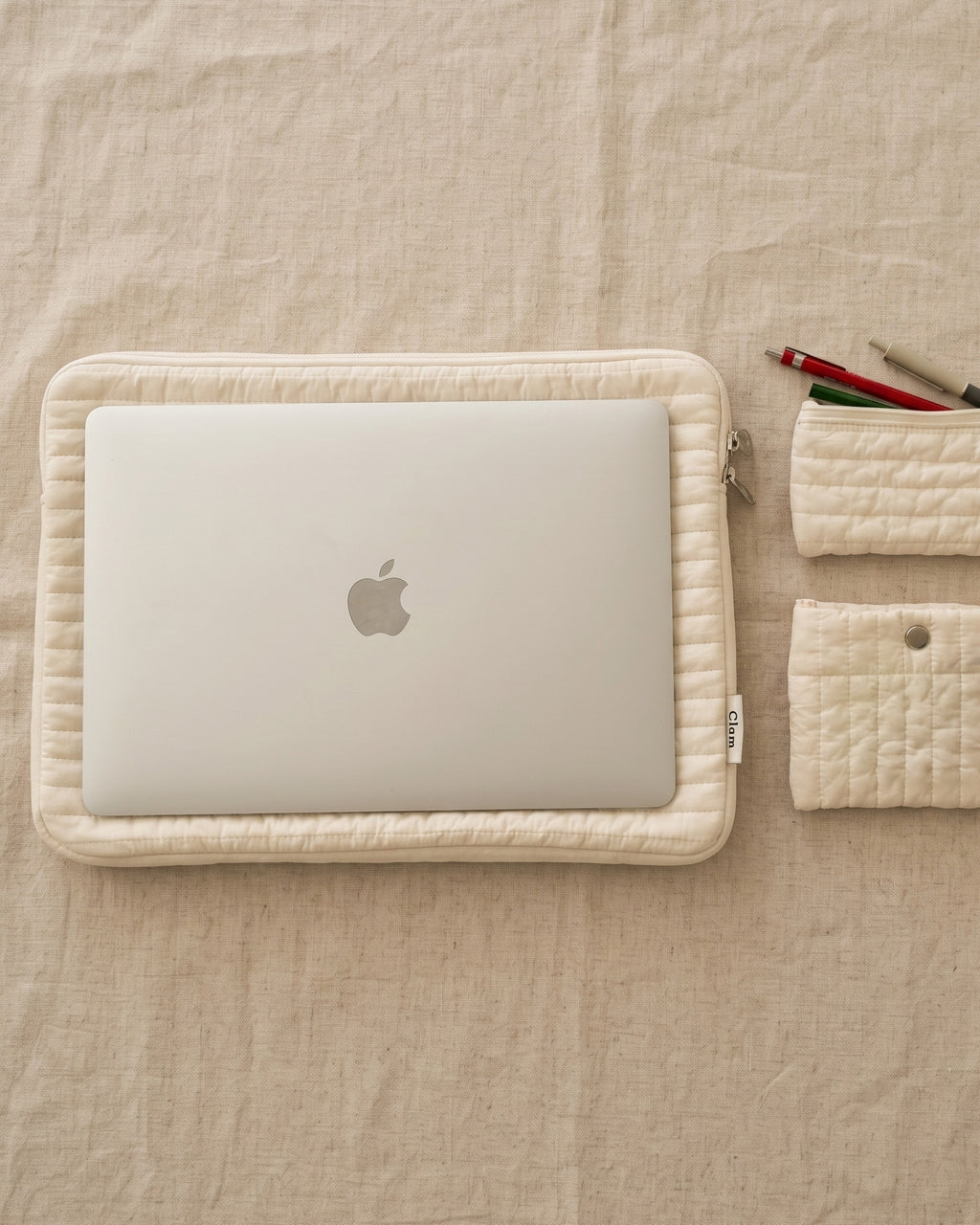 Quilted laptop and tablet case