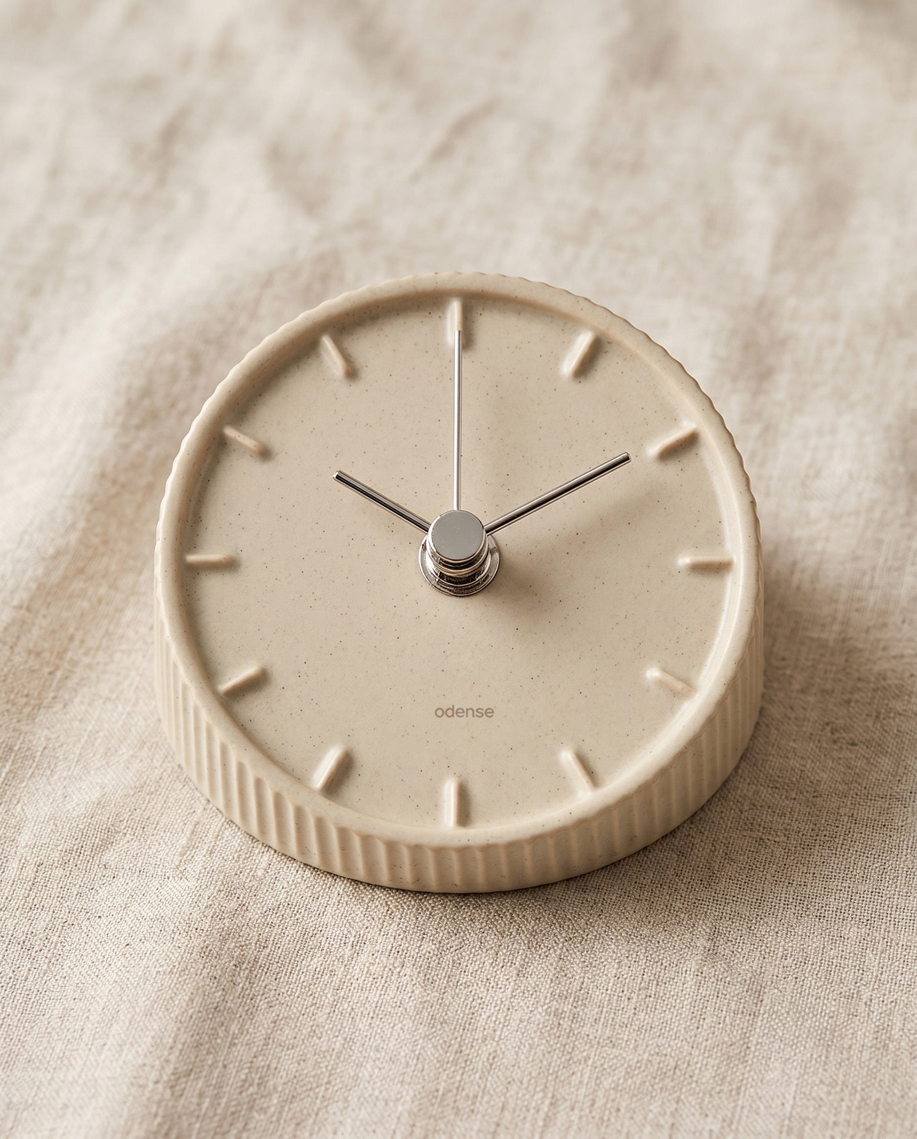 Sissonne table clock