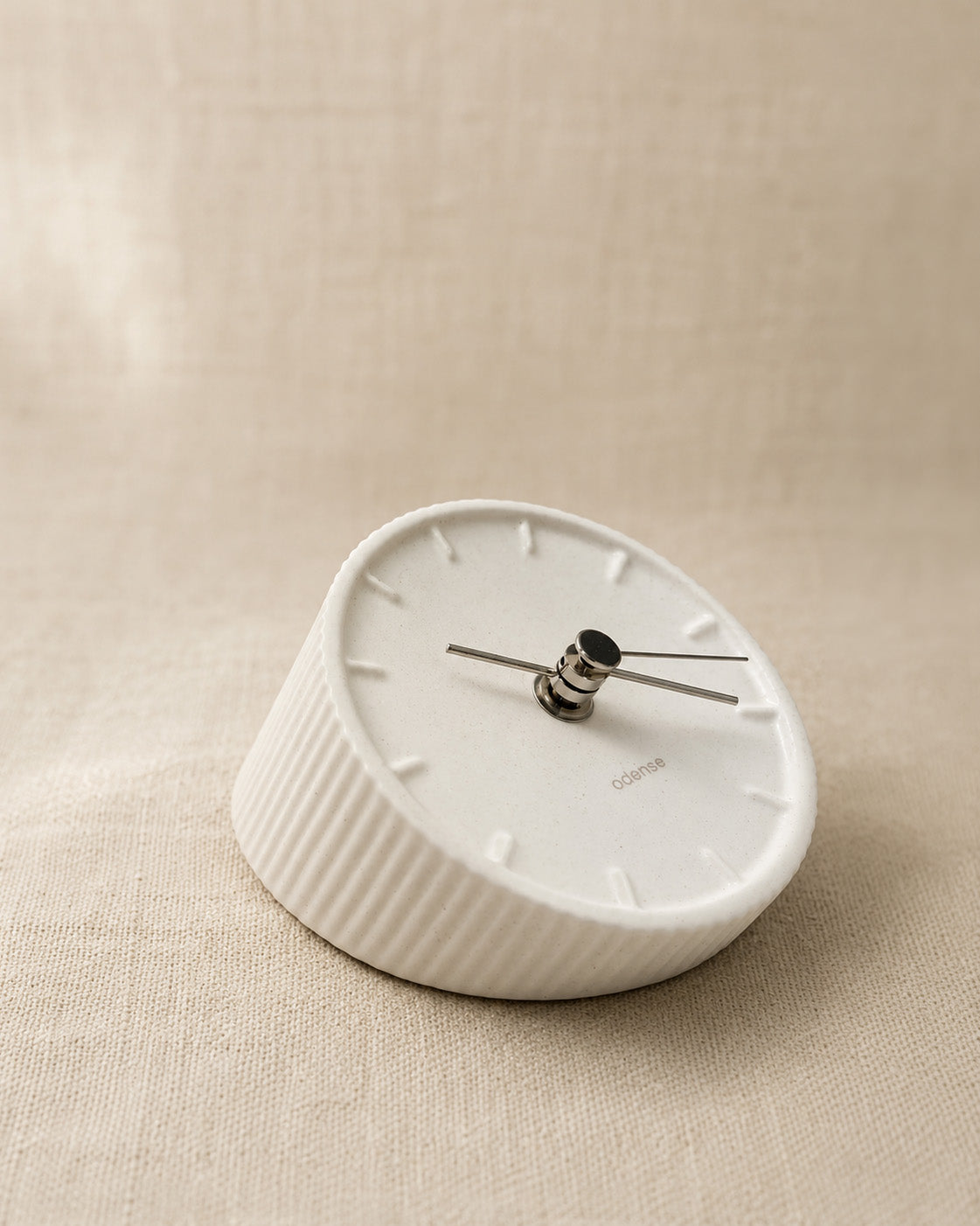 Sissonne table clock