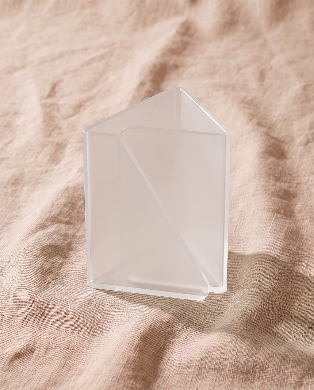 Aroo 1, triangle holder