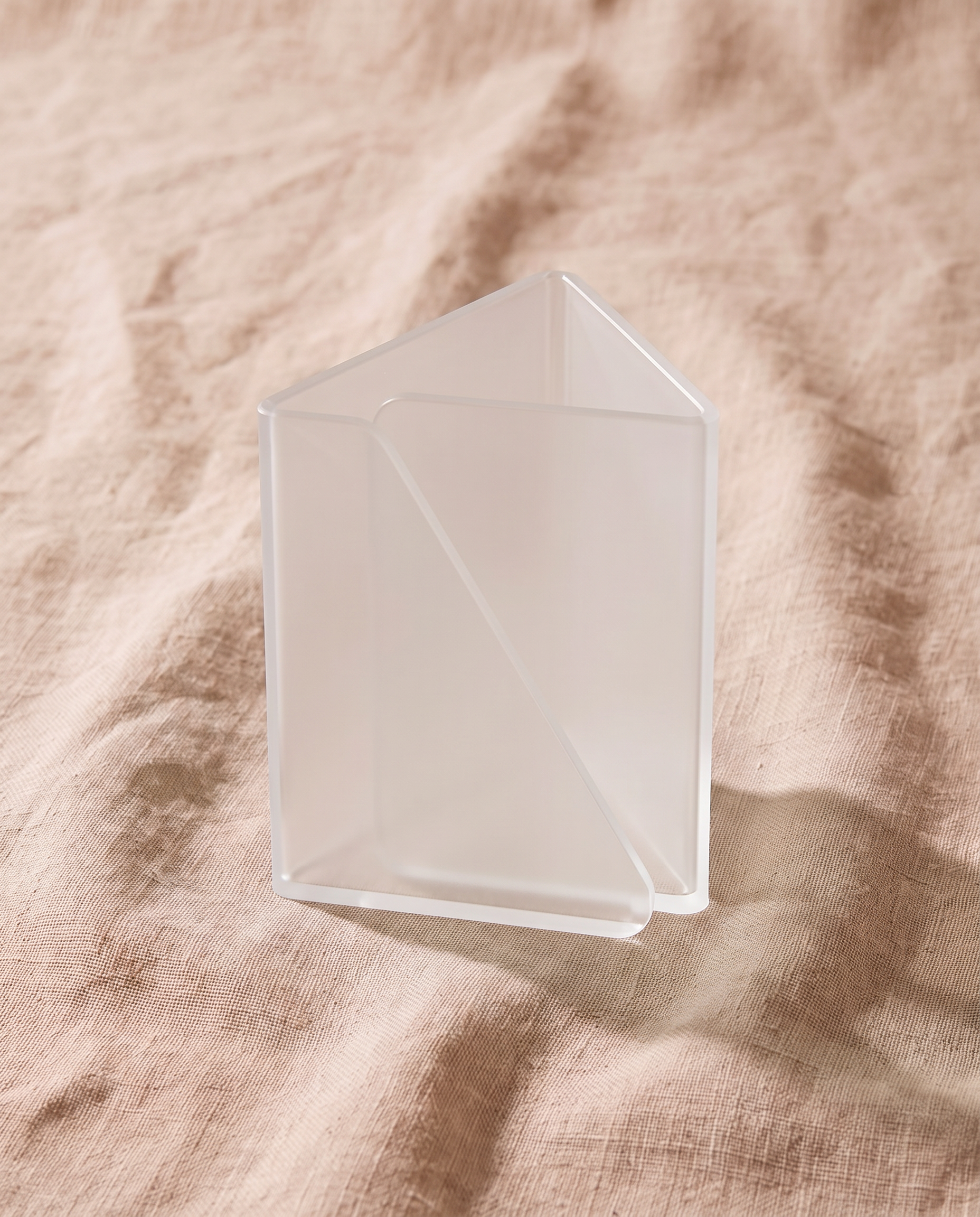 Aroo 1, triangle holder