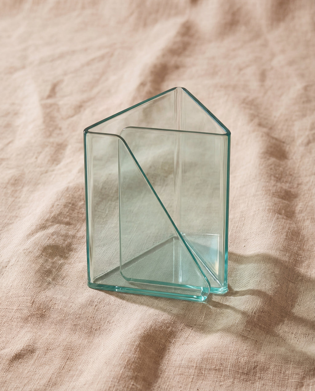 Aroo 1, triangle holder