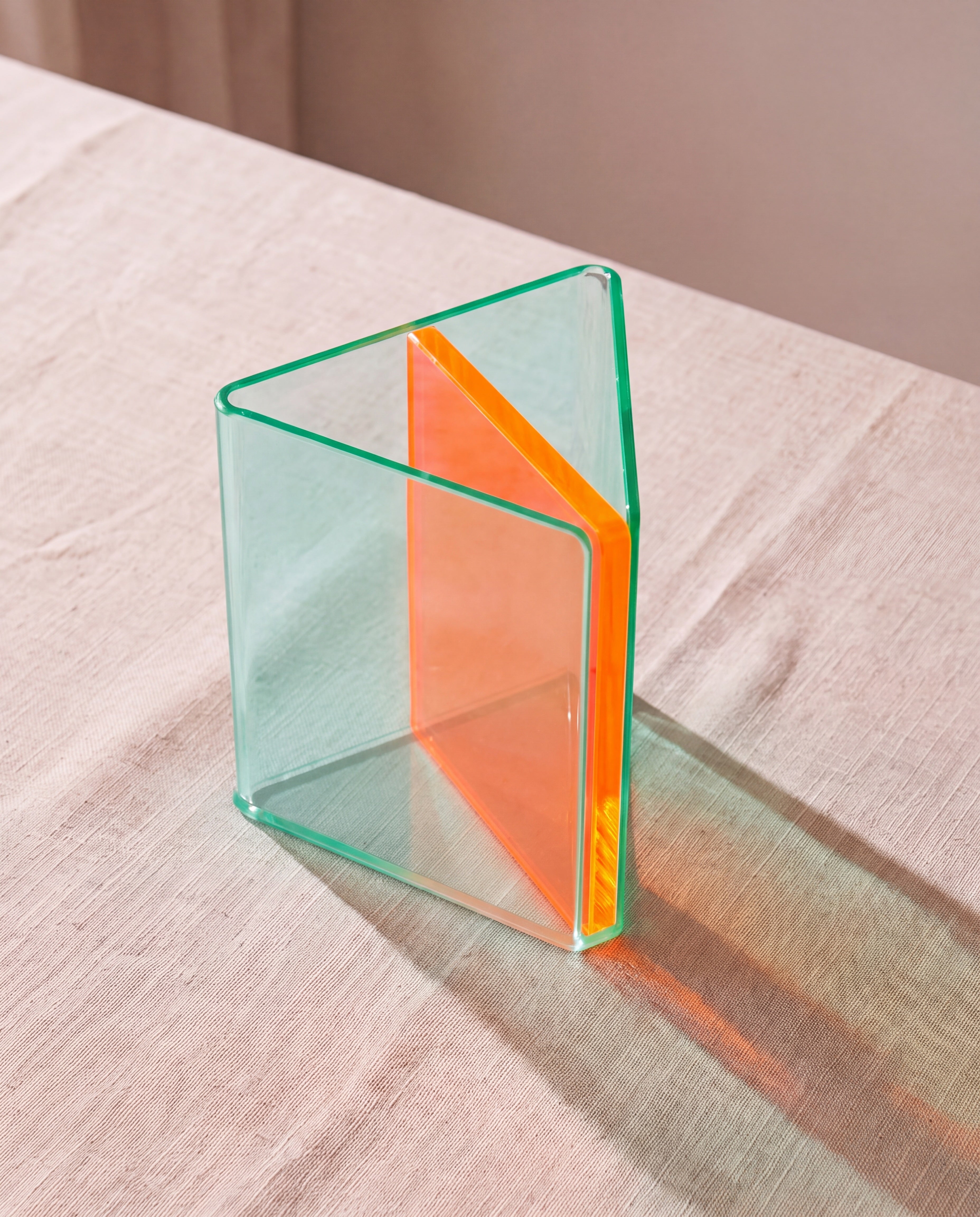 Aroo 2, neon triangle holder