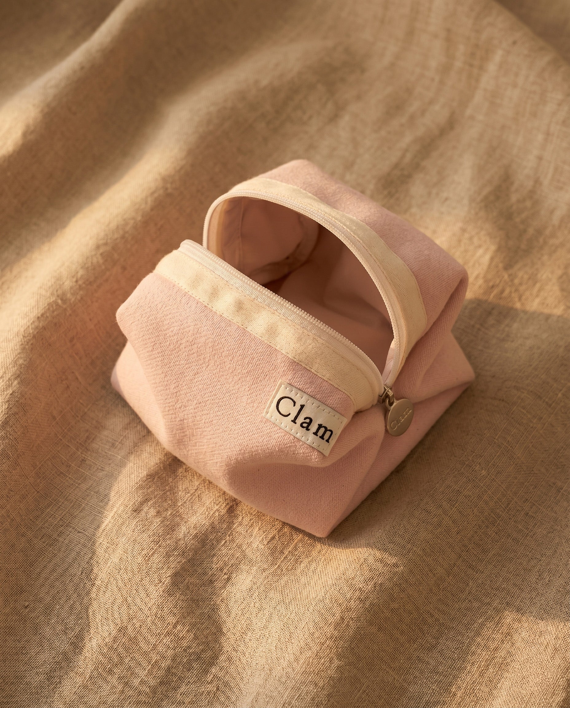 Round pouch