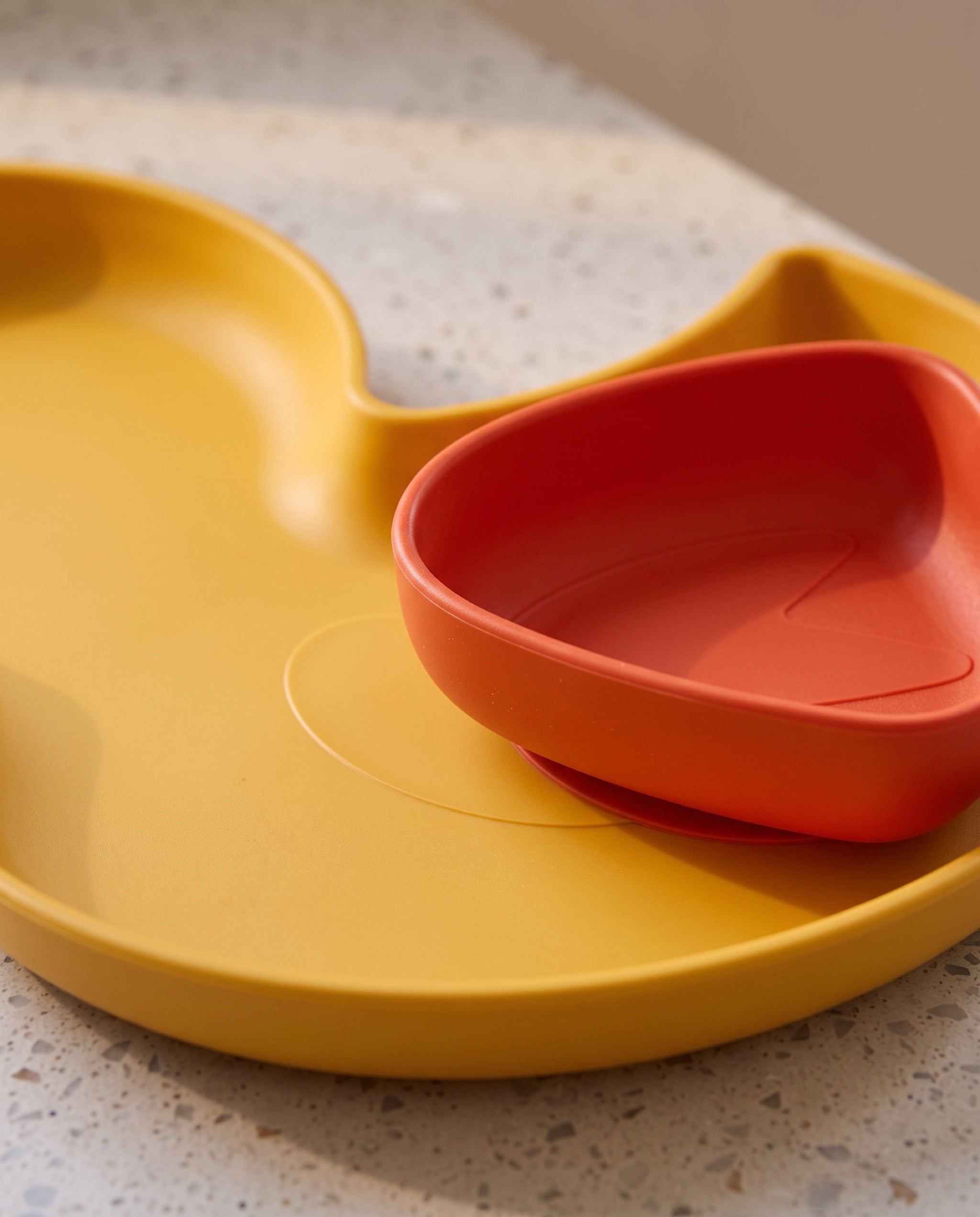 Ducky plate and Webby bowls by ceriz, the Webby bowl seated in the plate's lower well