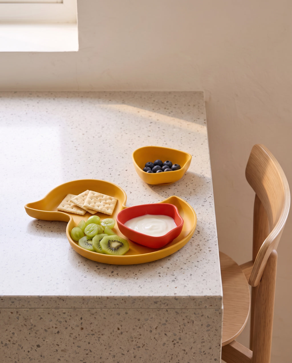 Ducky plate and Webby bowls by ceriz, the divided wells loaded with fruit, crackers and yogurt