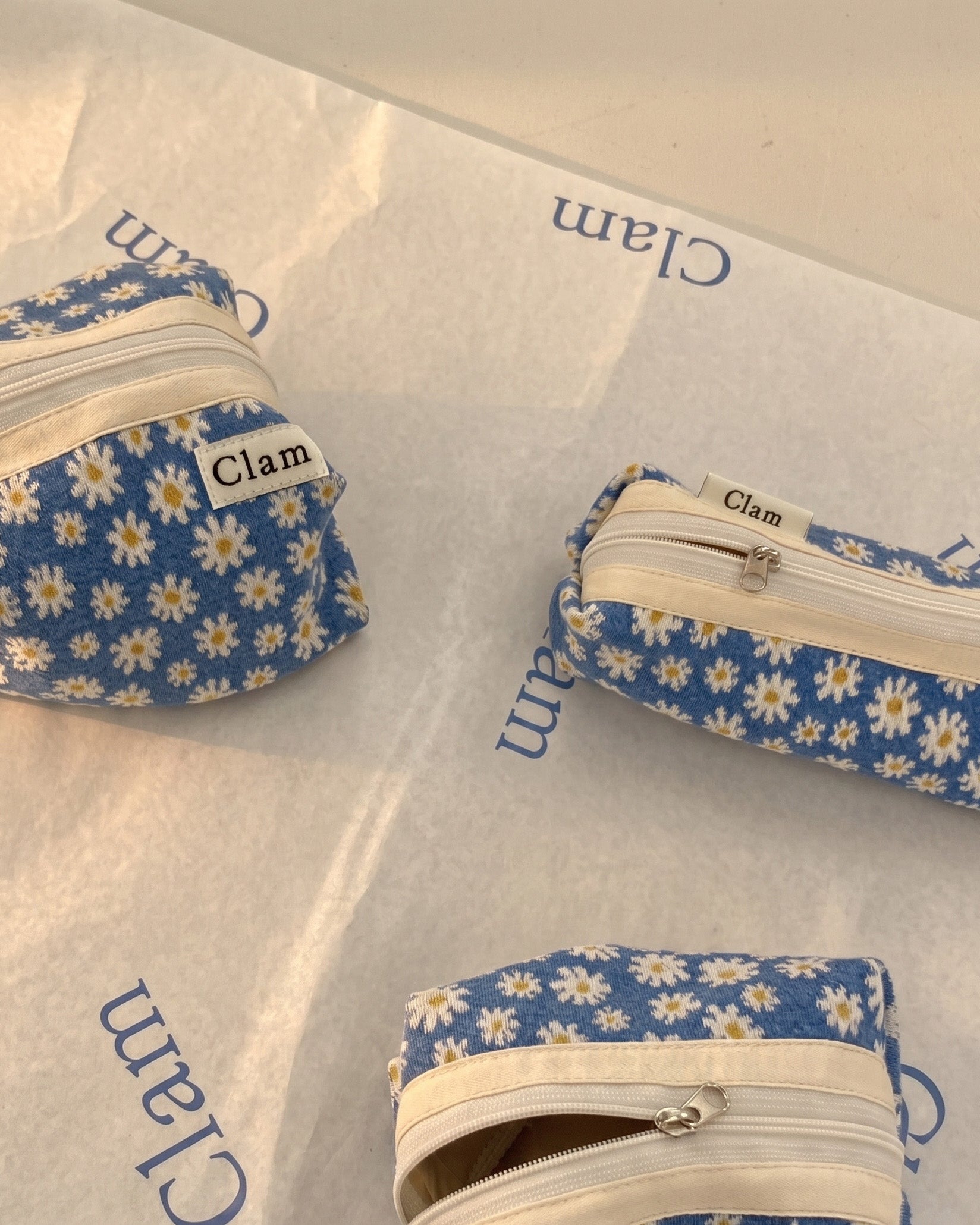 Round pouch and pencil case set
