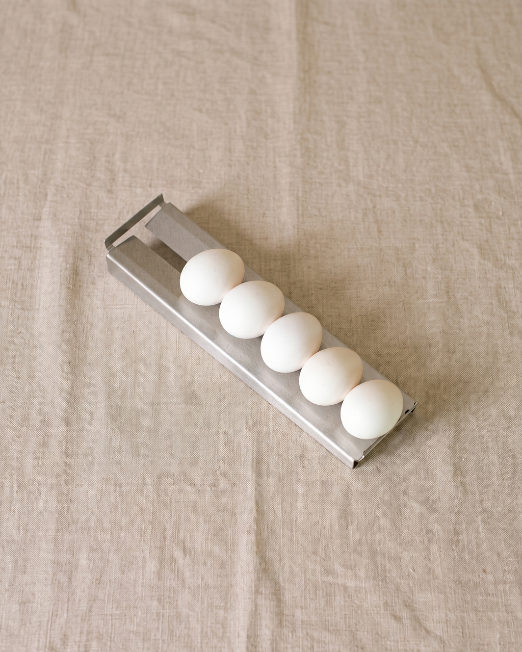 Slope egg tray
