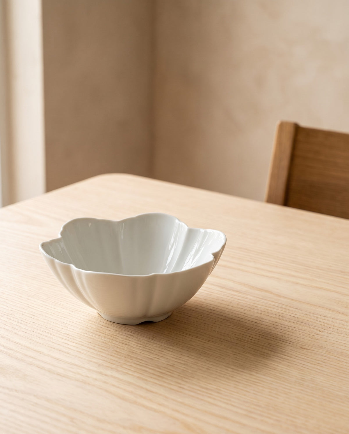 Mujagi Flower 06 round bowl on a pale ash dining table