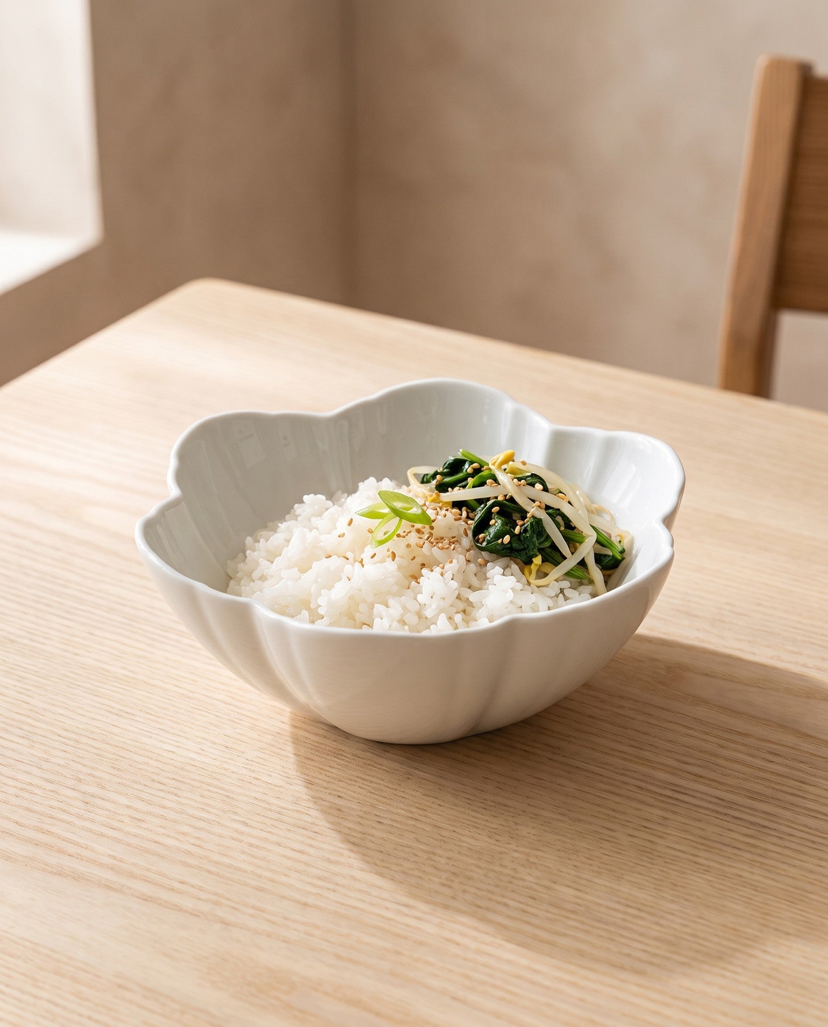 Flower 06 round bowl holding rice and a vegetable side dish