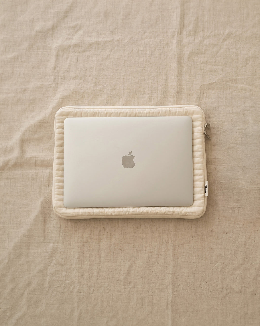 Quilted laptop and tablet case