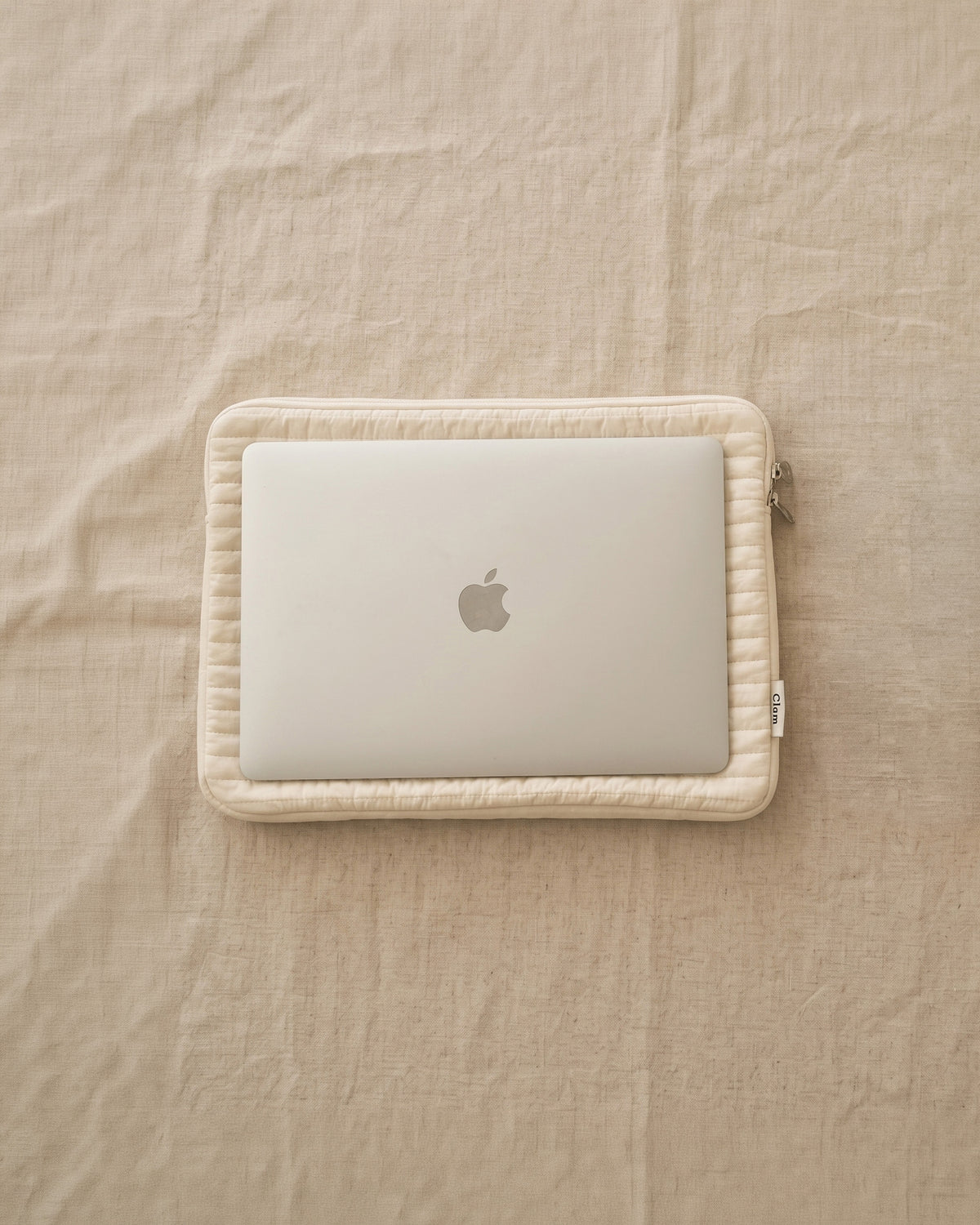 Quilted laptop and tablet case
