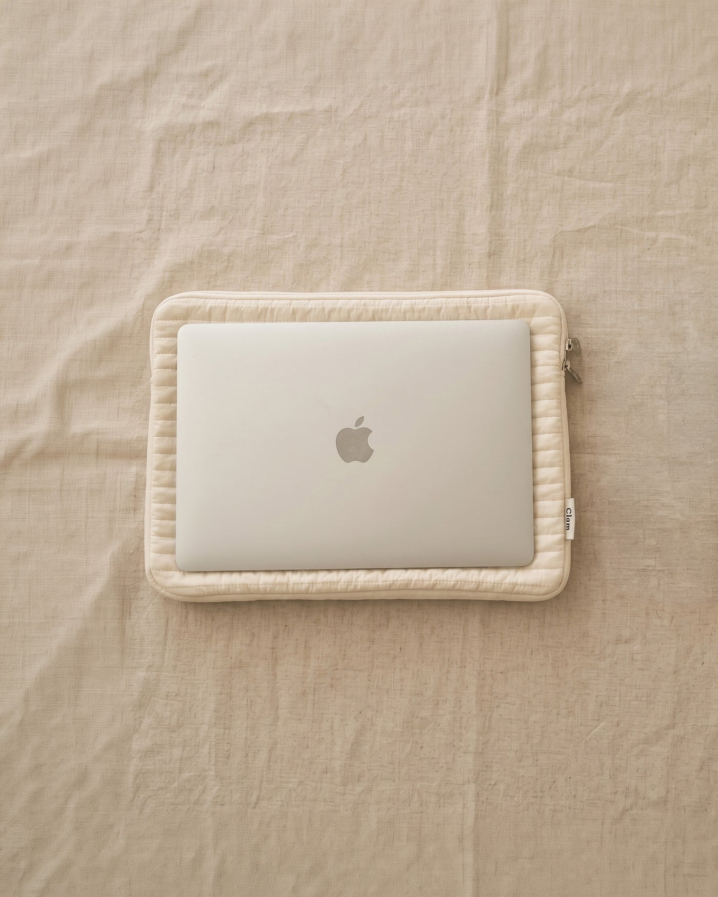 Quilted laptop and tablet case