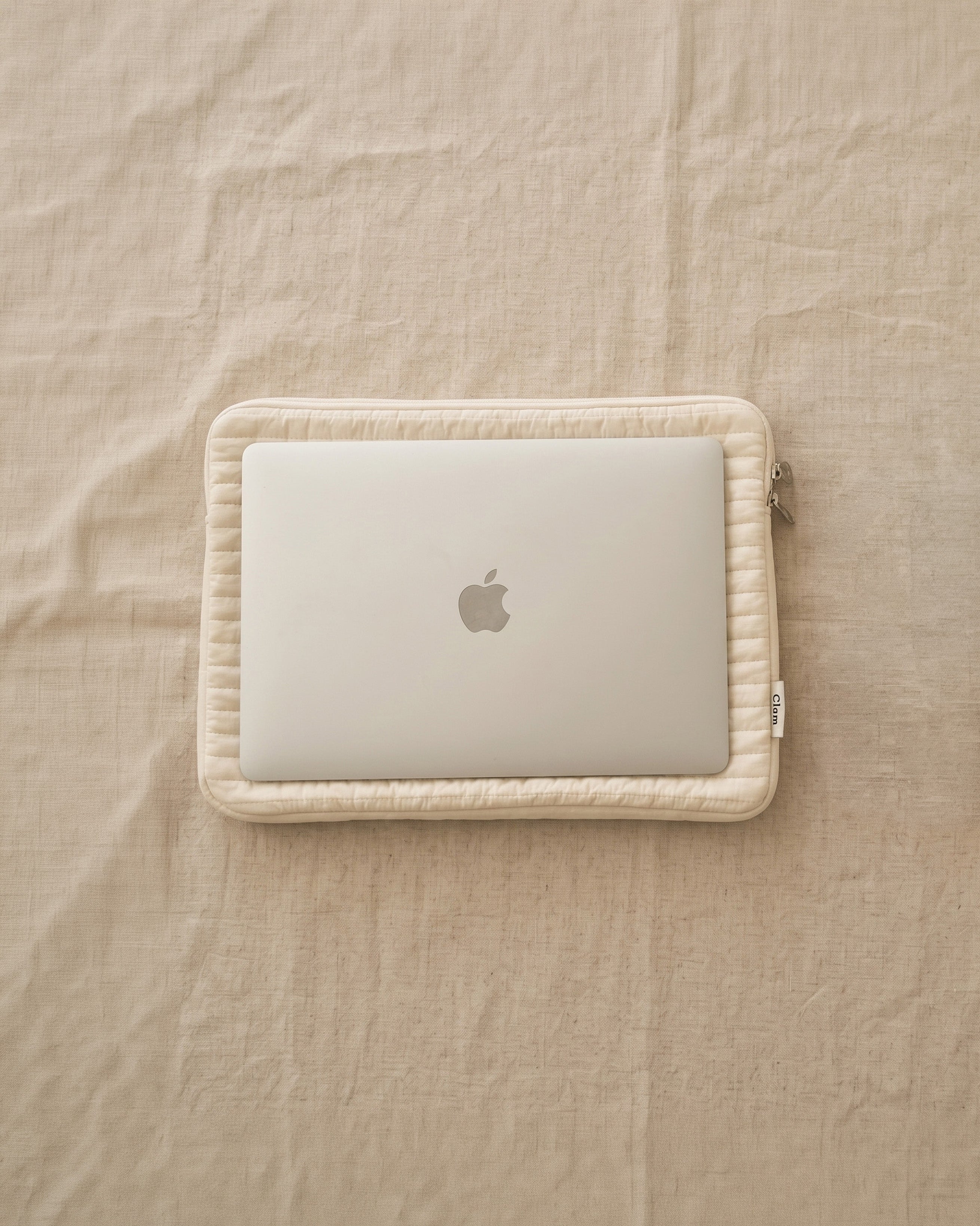 Quilted laptop and tablet case