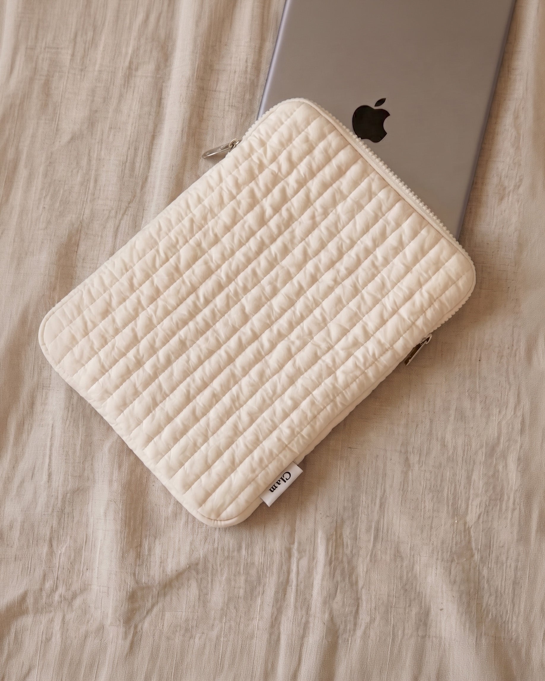 Quilted laptop and tablet case