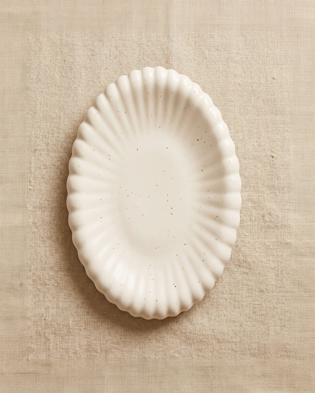 Blooming plates, round and oval