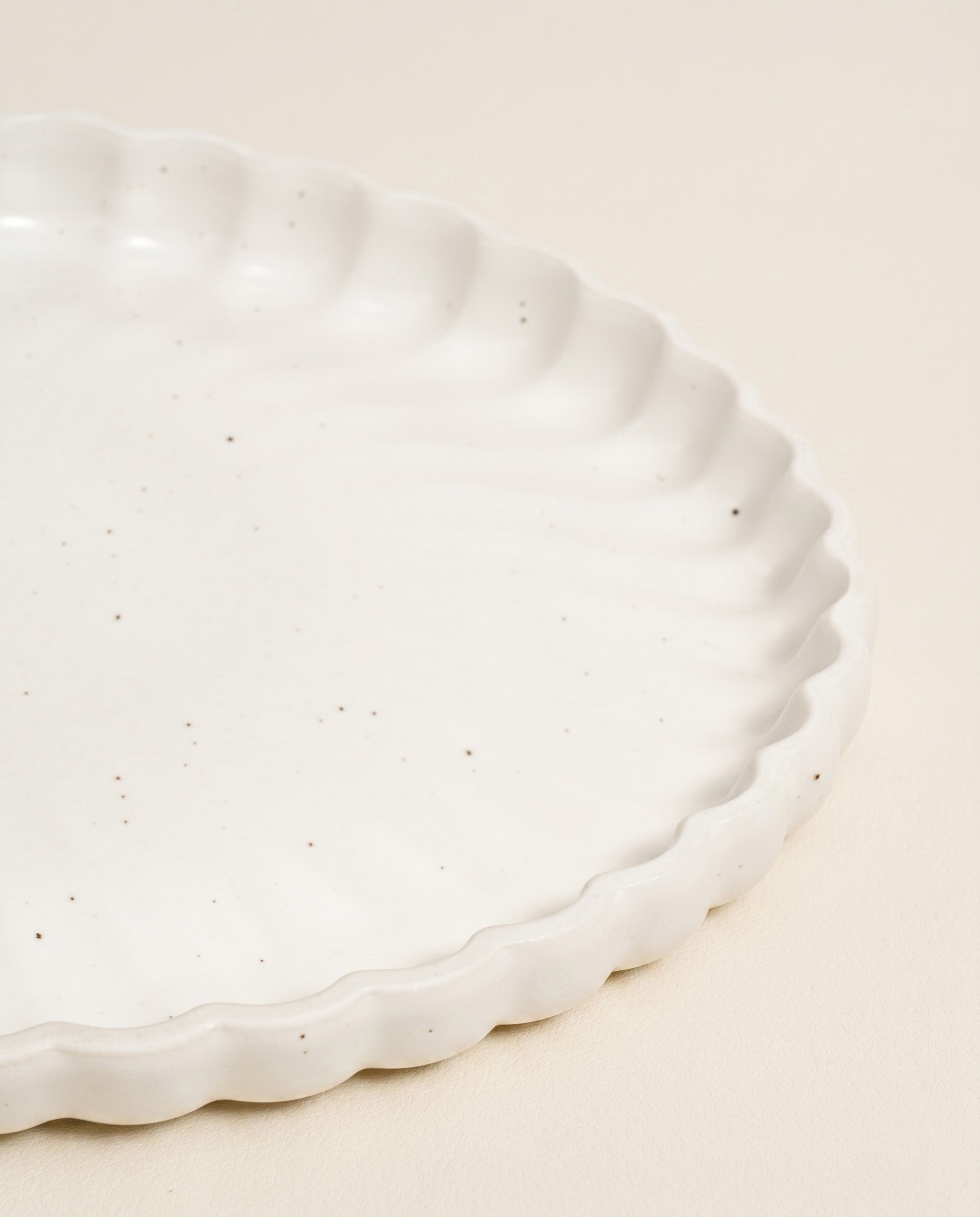 Blooming plates, round and oval