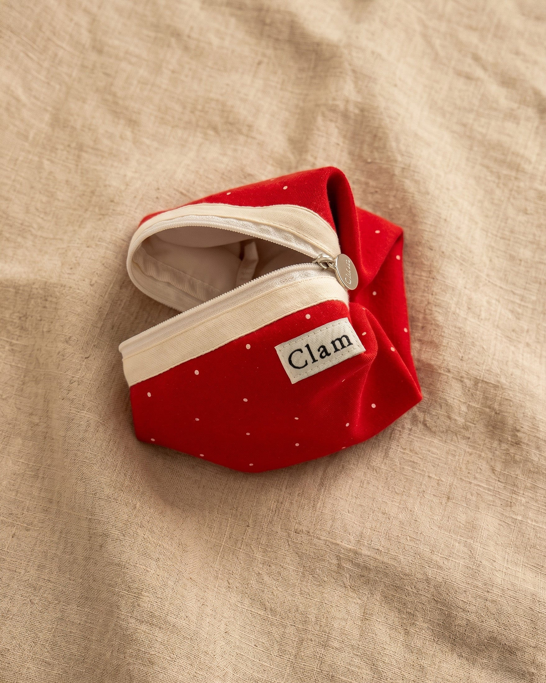 Round pouch