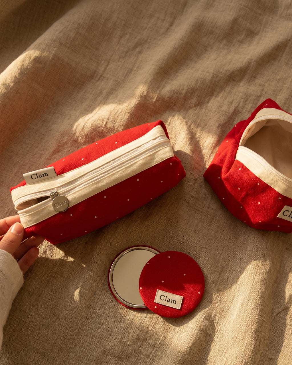 Round pencil case, set of two