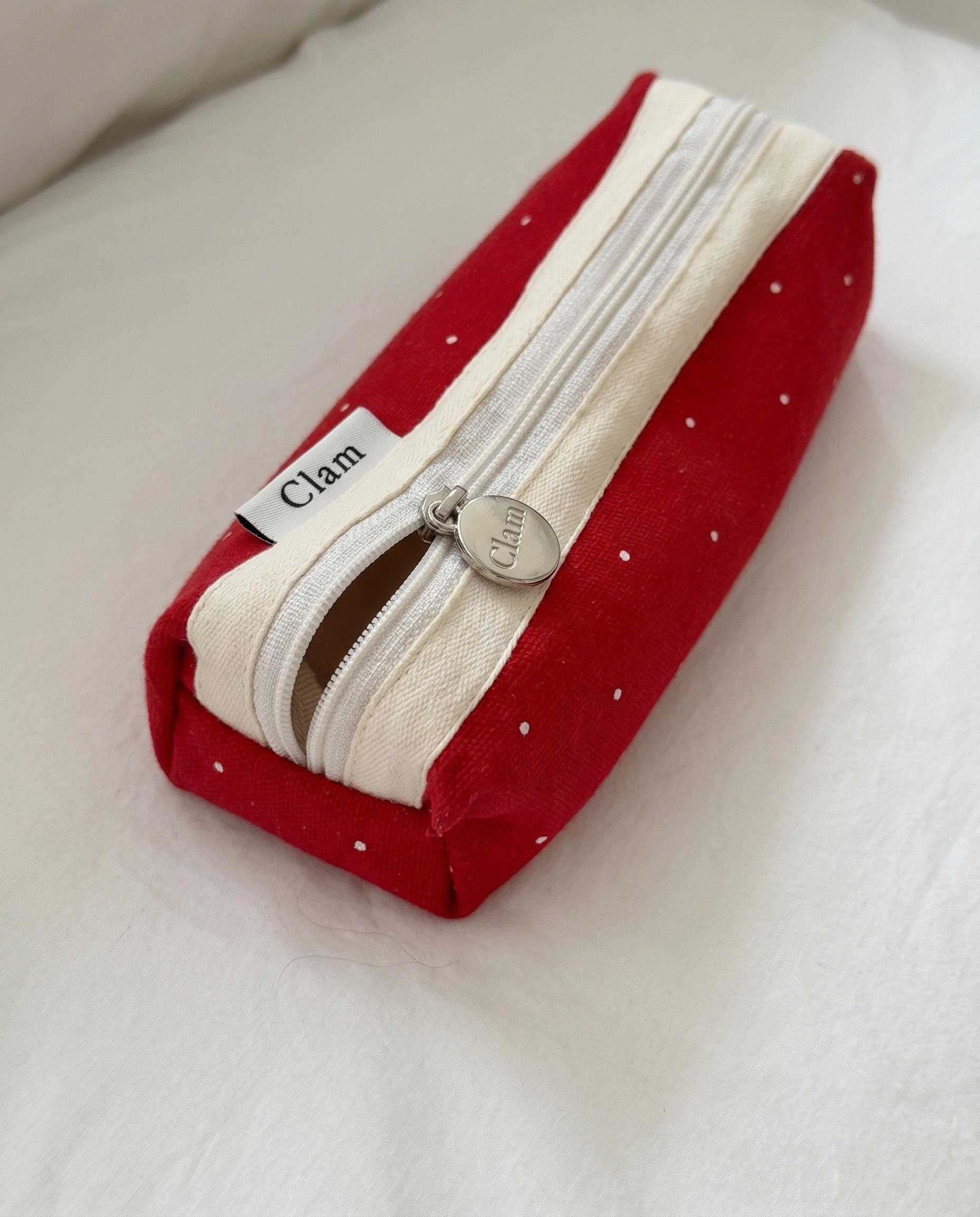 Round pencil case, set of two