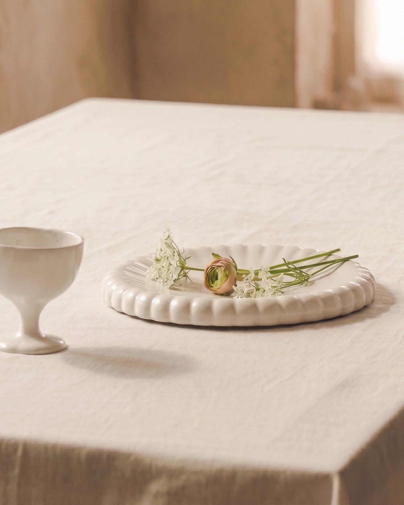 Blooming plates, round and oval