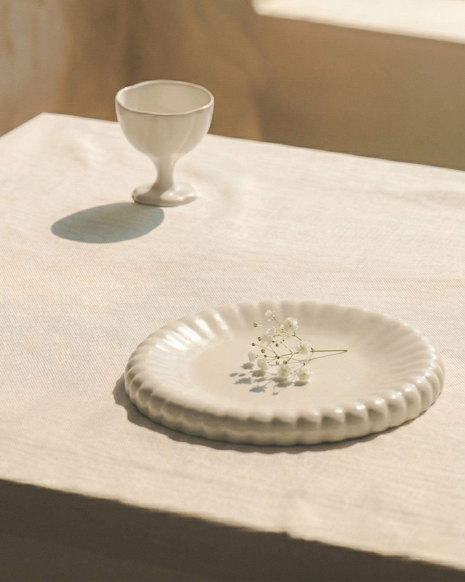 Blooming plates, round and oval