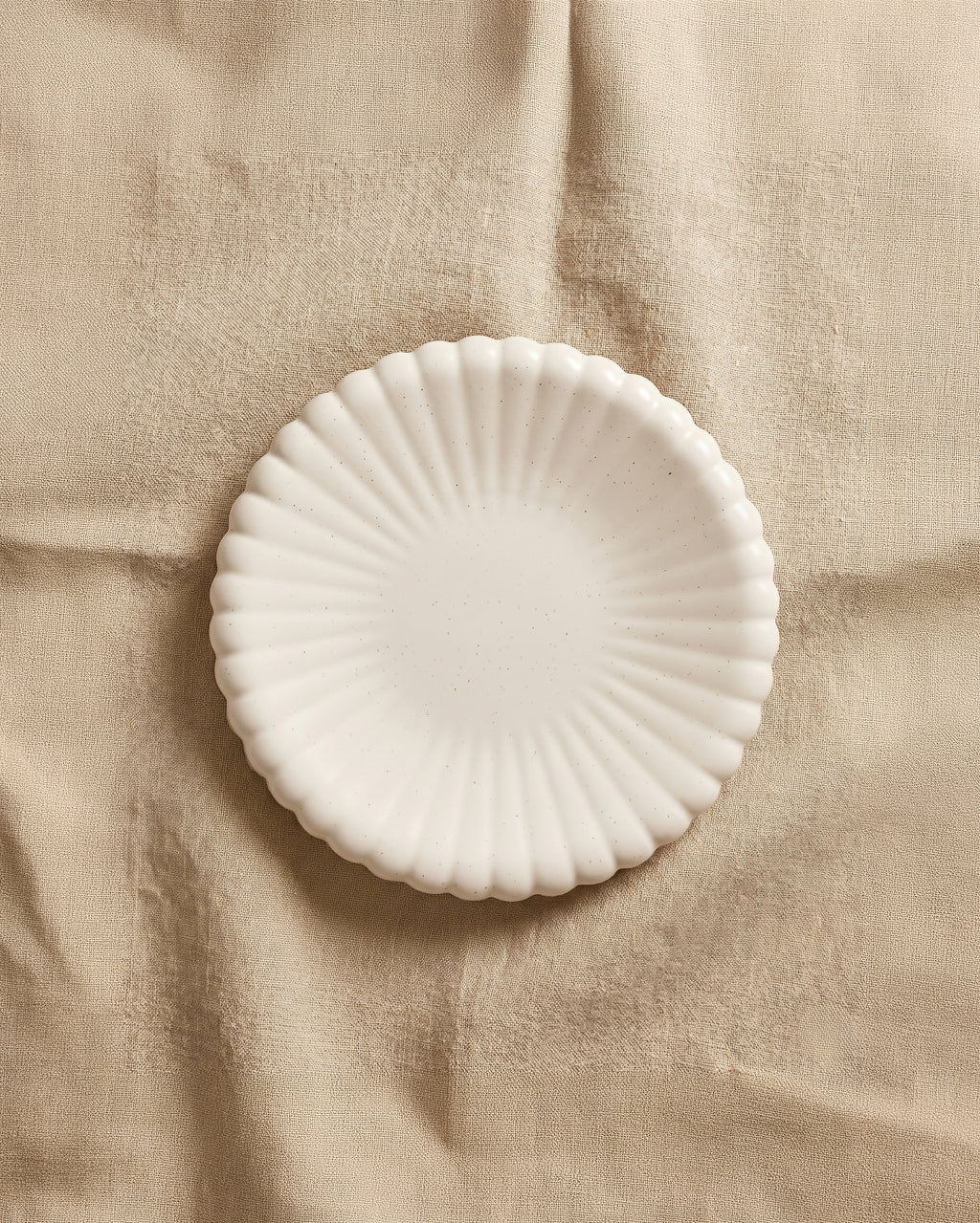 Blooming plates, round and oval