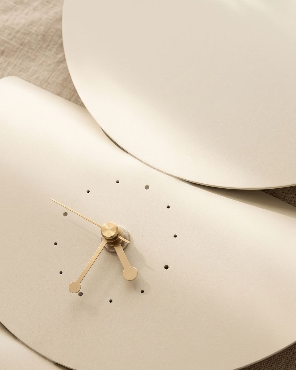 Mandarin wall clock
