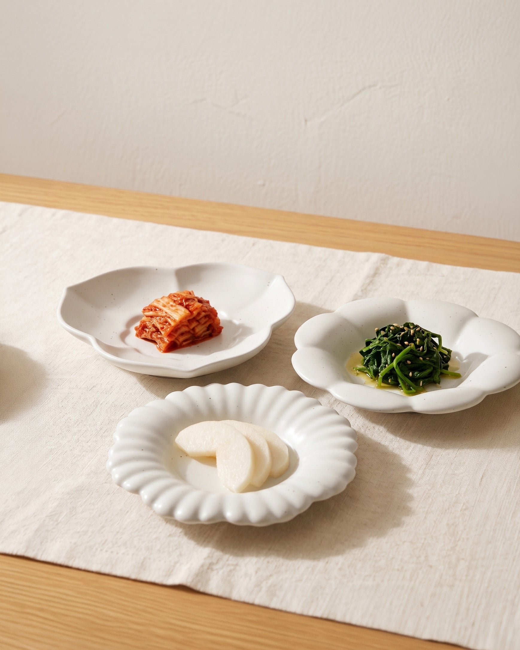 Blooming side dish plates, set of three