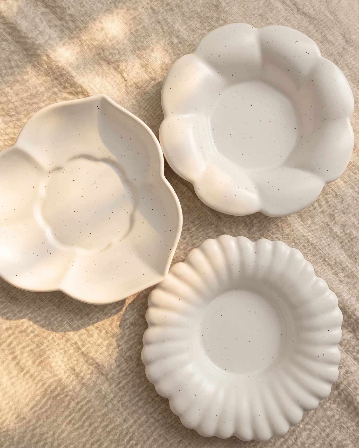 Blooming side dish plates, set of three