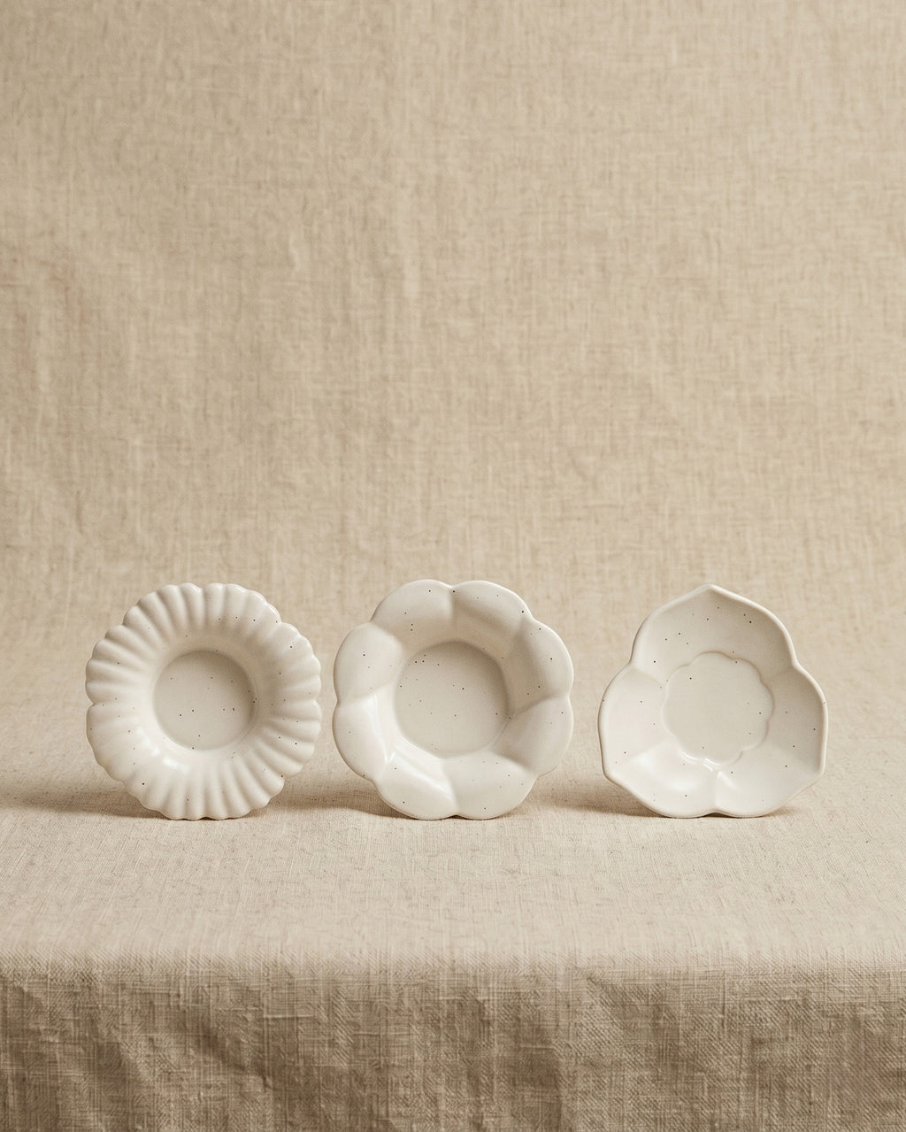 Blooming side dish plates, set of three