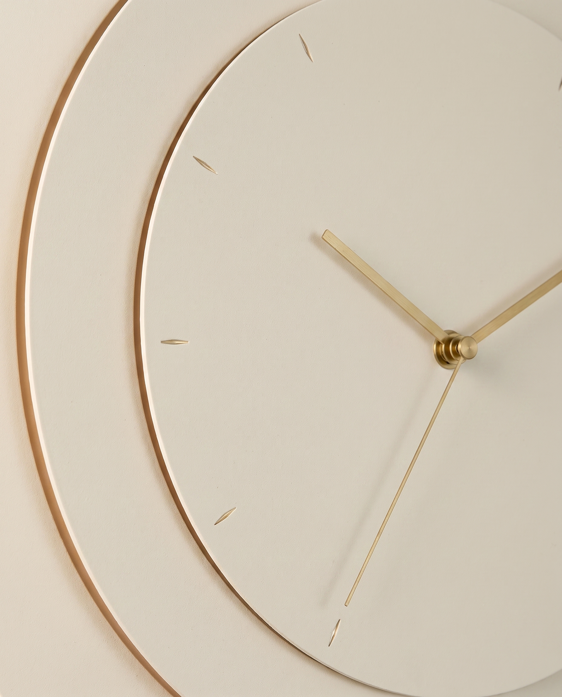 Slit wall clock