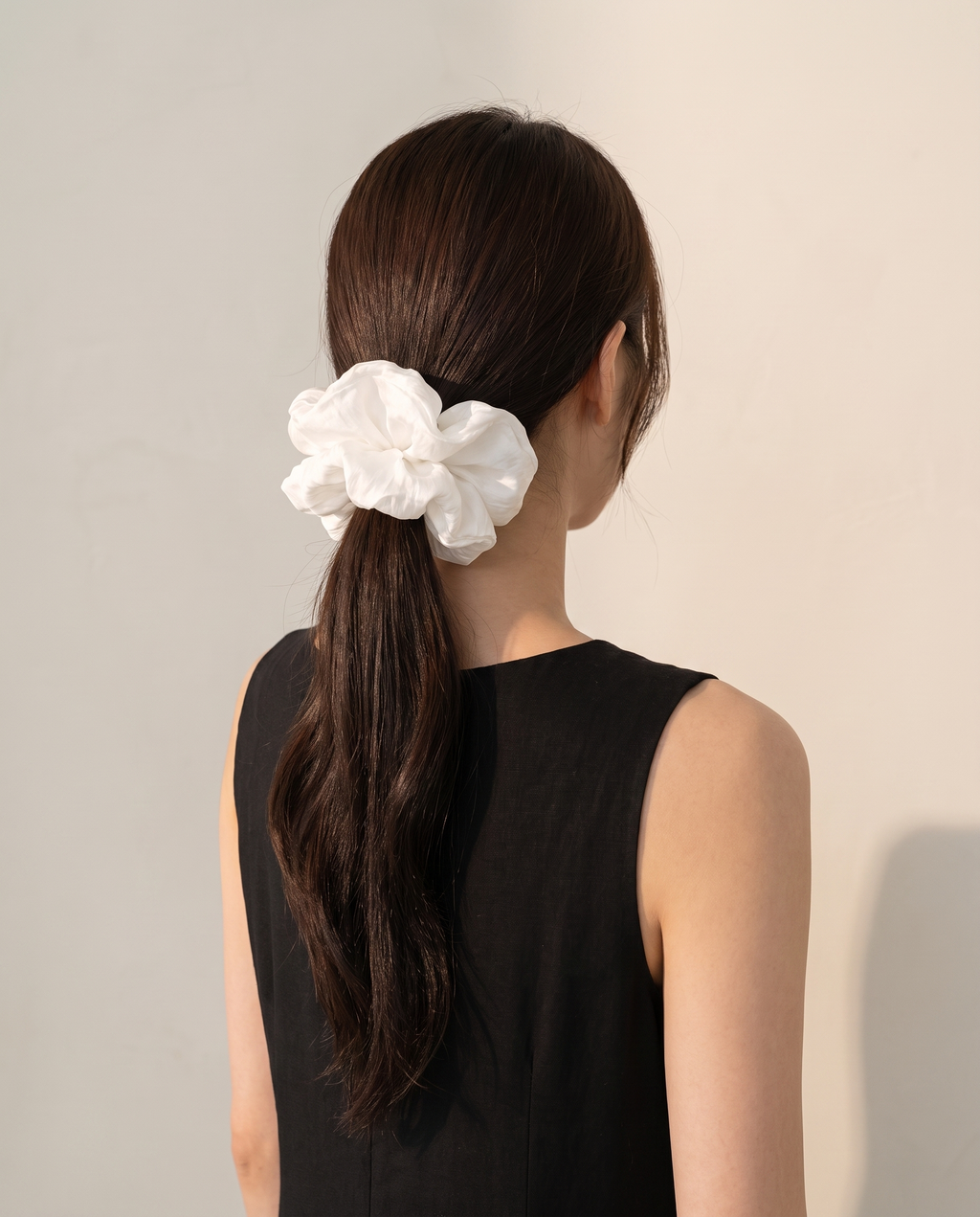 Meringue silky scrunch, white